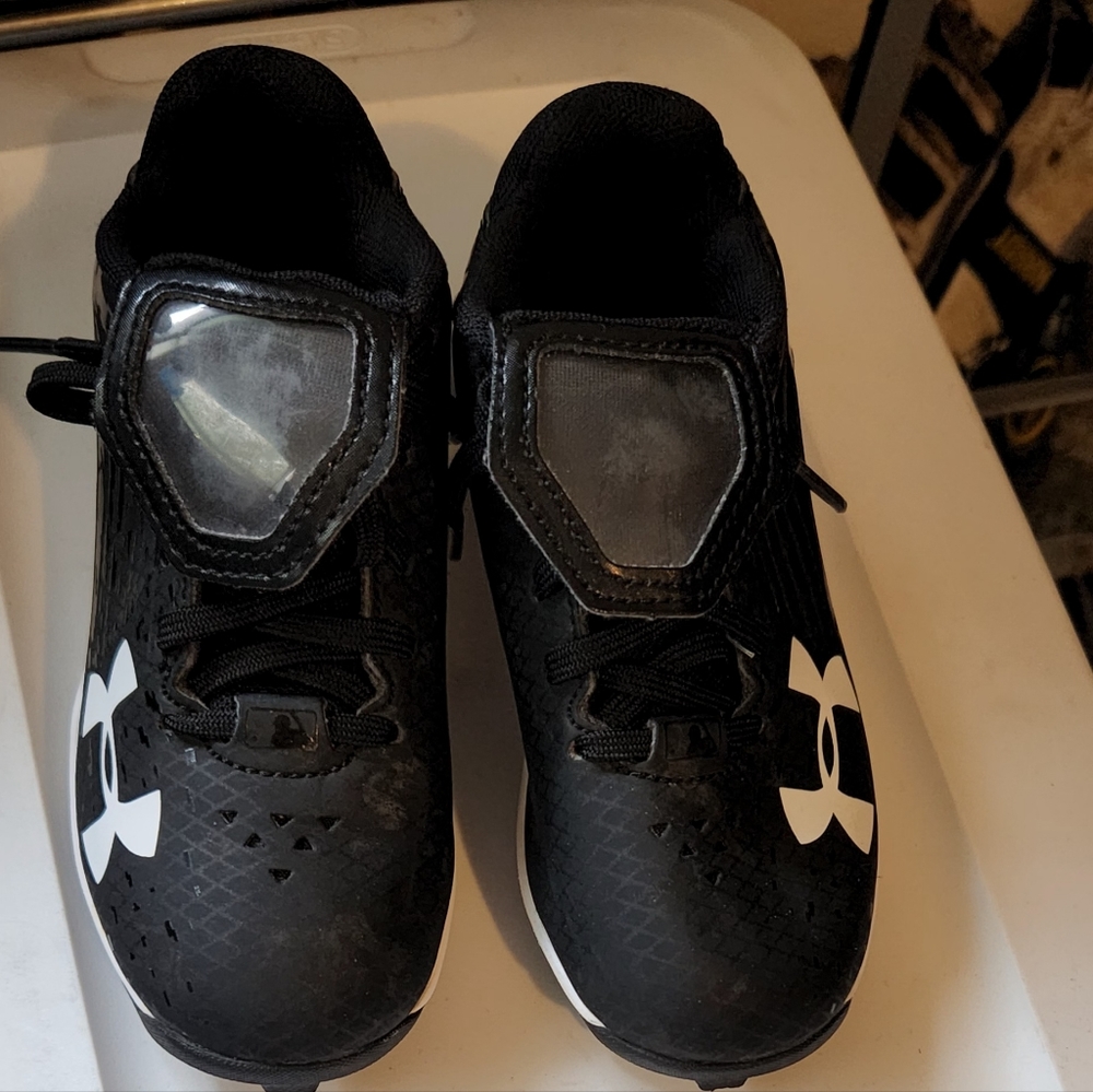Under Armour Cleets. Size 10k